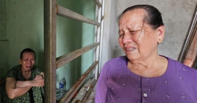 Mẹ 75 tuổi gồng mình nuôi con tâm thần, hai cháu thơ dại trong căn nhà cũ