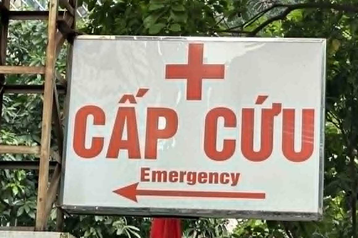 Người phụ nữ bán thịt nhập viện lúc rạng sáng, tay mắc kẹt trong máy xay