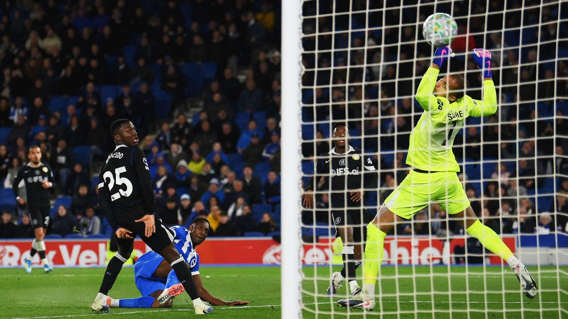 resources_premierleague_pulselive_com 2272447094 (2).jpg