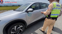 Tài xế taxi không bằng lái, phóng nhanh trên cao tốc, chủ xe “gánh” phạt nặng.jpg