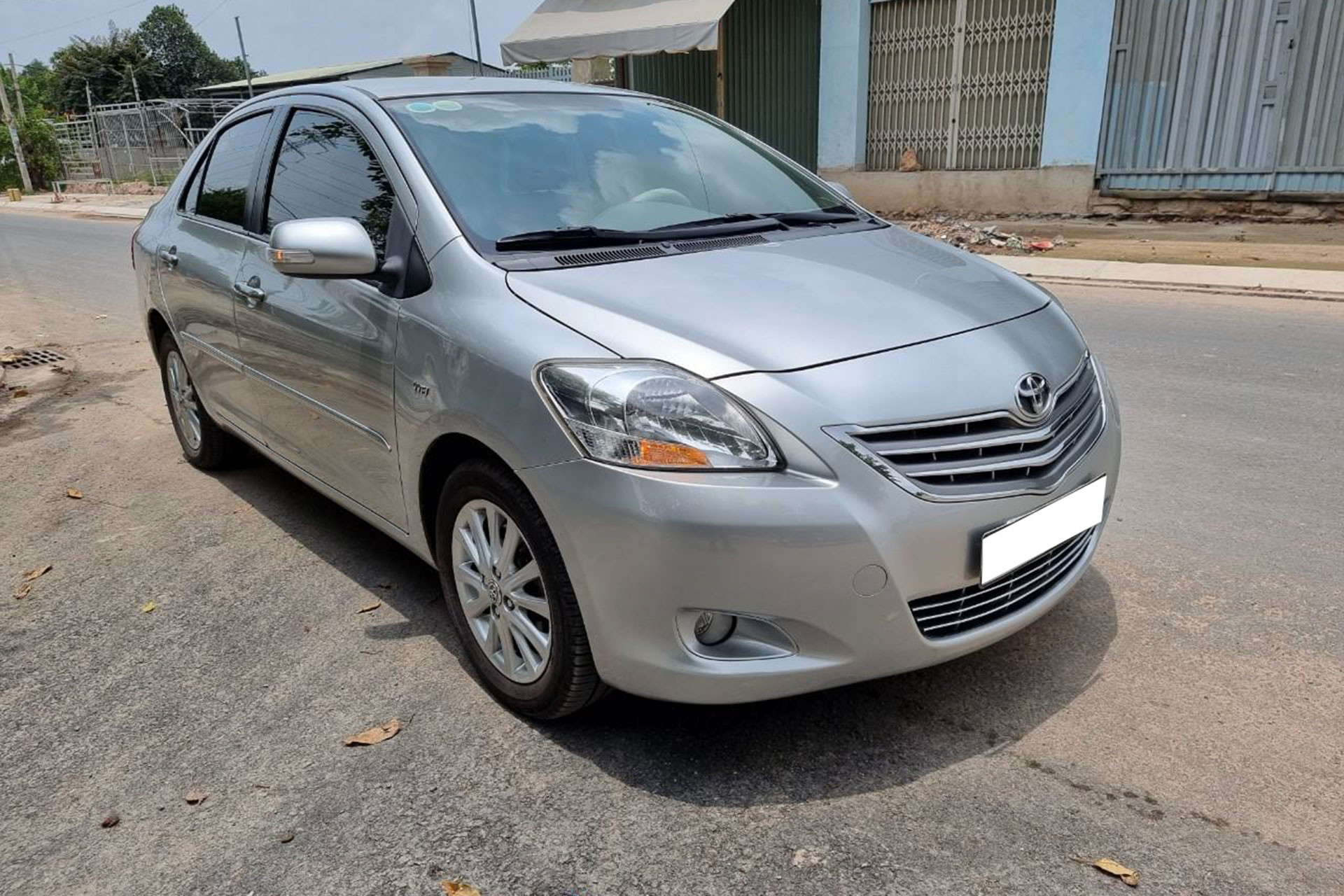 Toyota Vios 2011.jpg