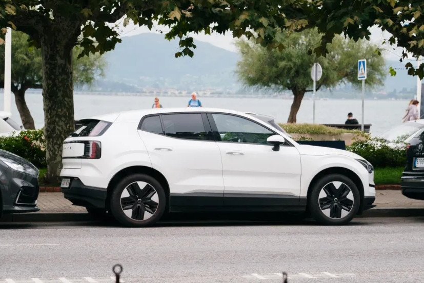 Triệu hồi hơn 10.000 xe Volvo, 4 tháng sau mới sửa được 10 chiếc, chủ xe 'dài cổ'