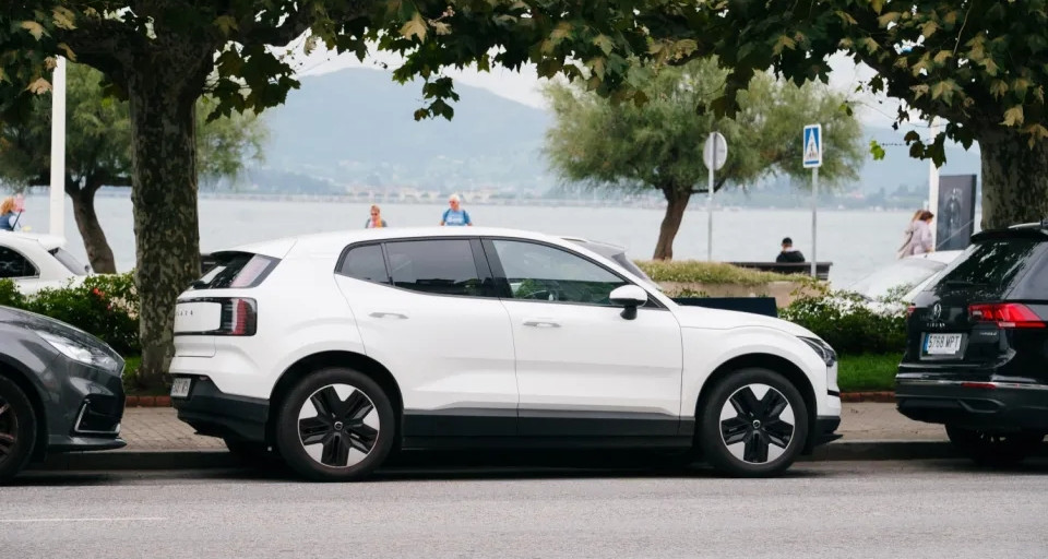 Triệu hồi hơn 10.000 xe Volvo, 4 tháng sau mới sửa được 10 chiếc