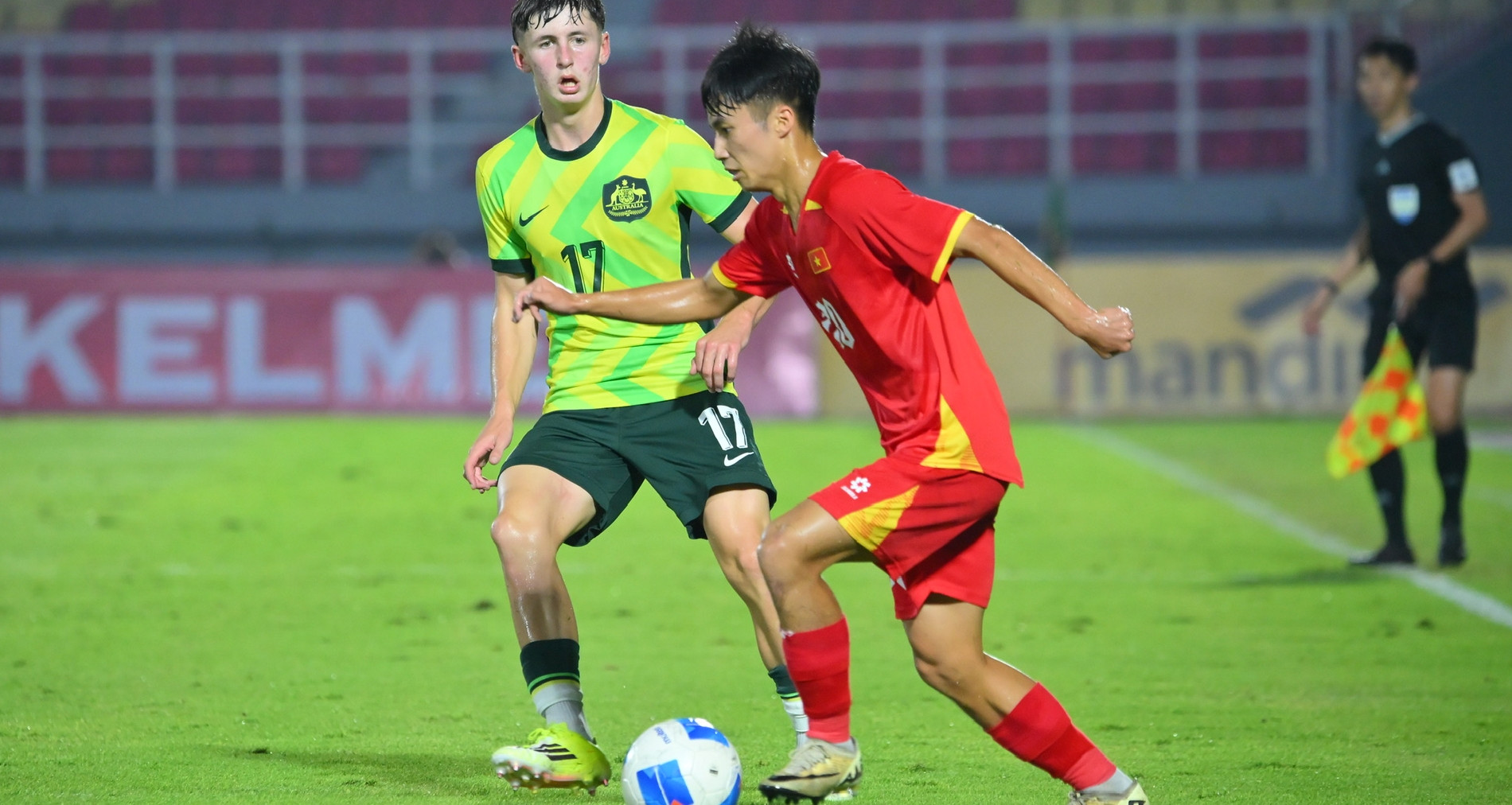 U17 Việt Nam ngược dòng hạ U17 Australia, vào chung kết Đông Nam Á