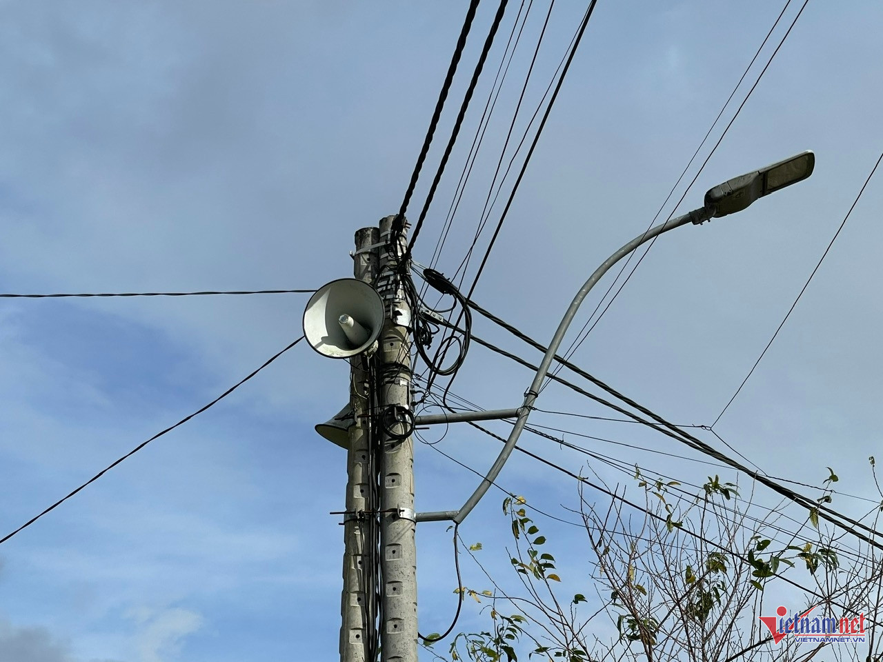 W-anh bai hau lọc.jpg