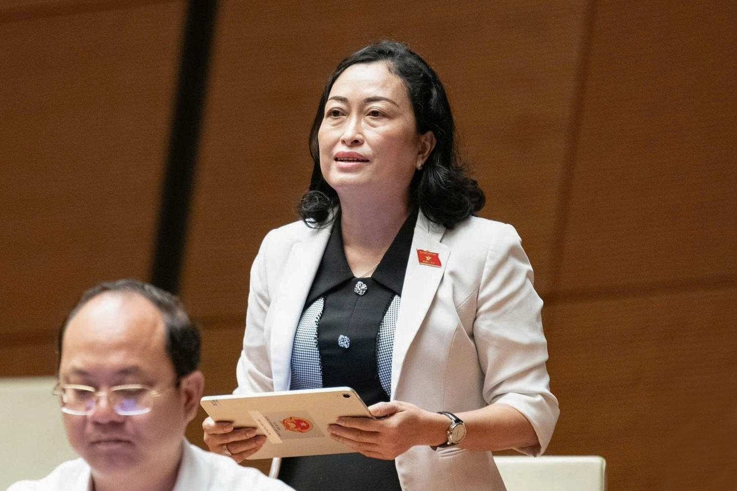 2 phòng của UBND xã phải đảm nhiệm công việc từ 14 sở