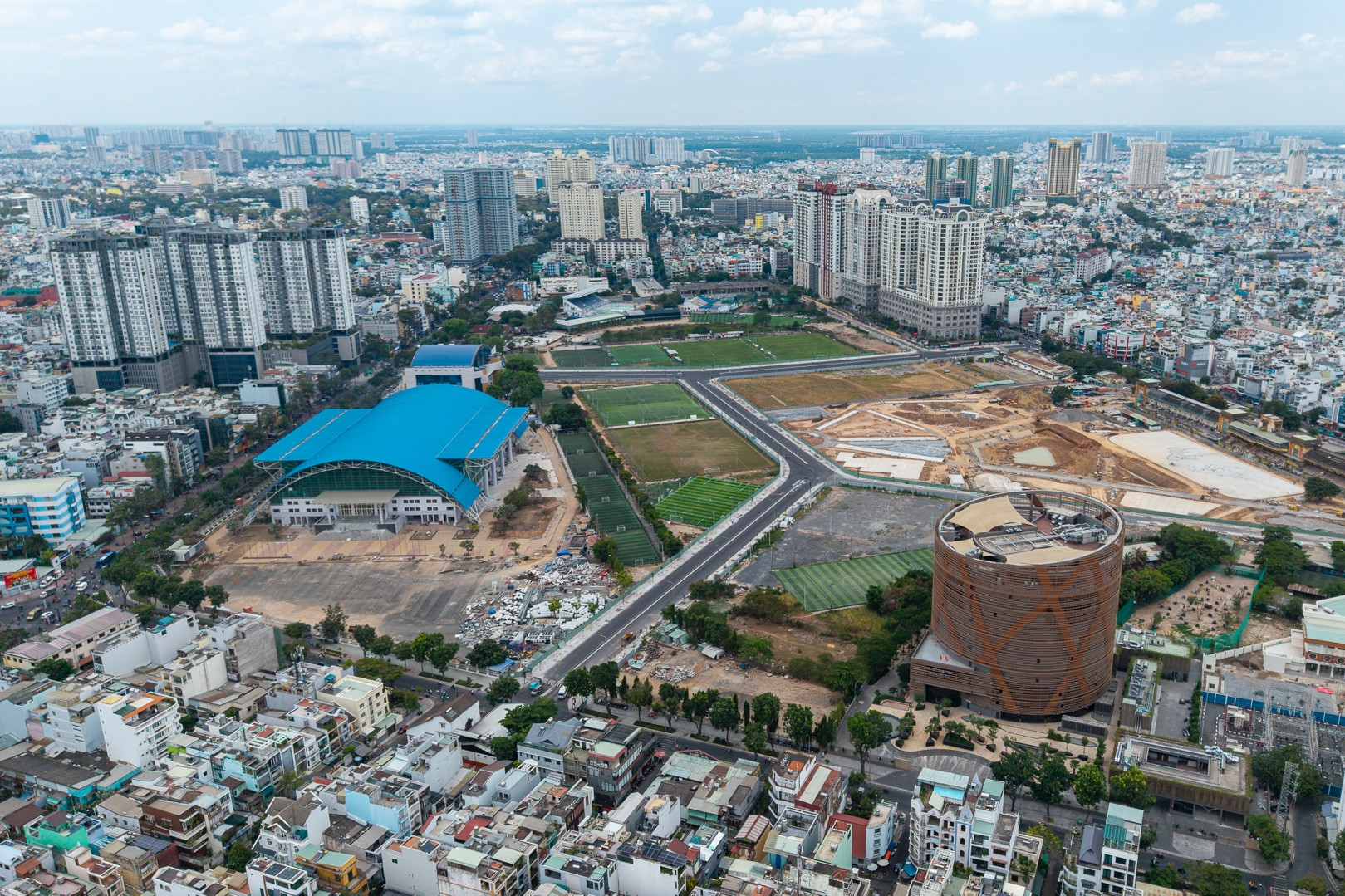 5 đường xuyên Trường đua Phú Thọ thành hình, 2 trục chính sắp thông xe