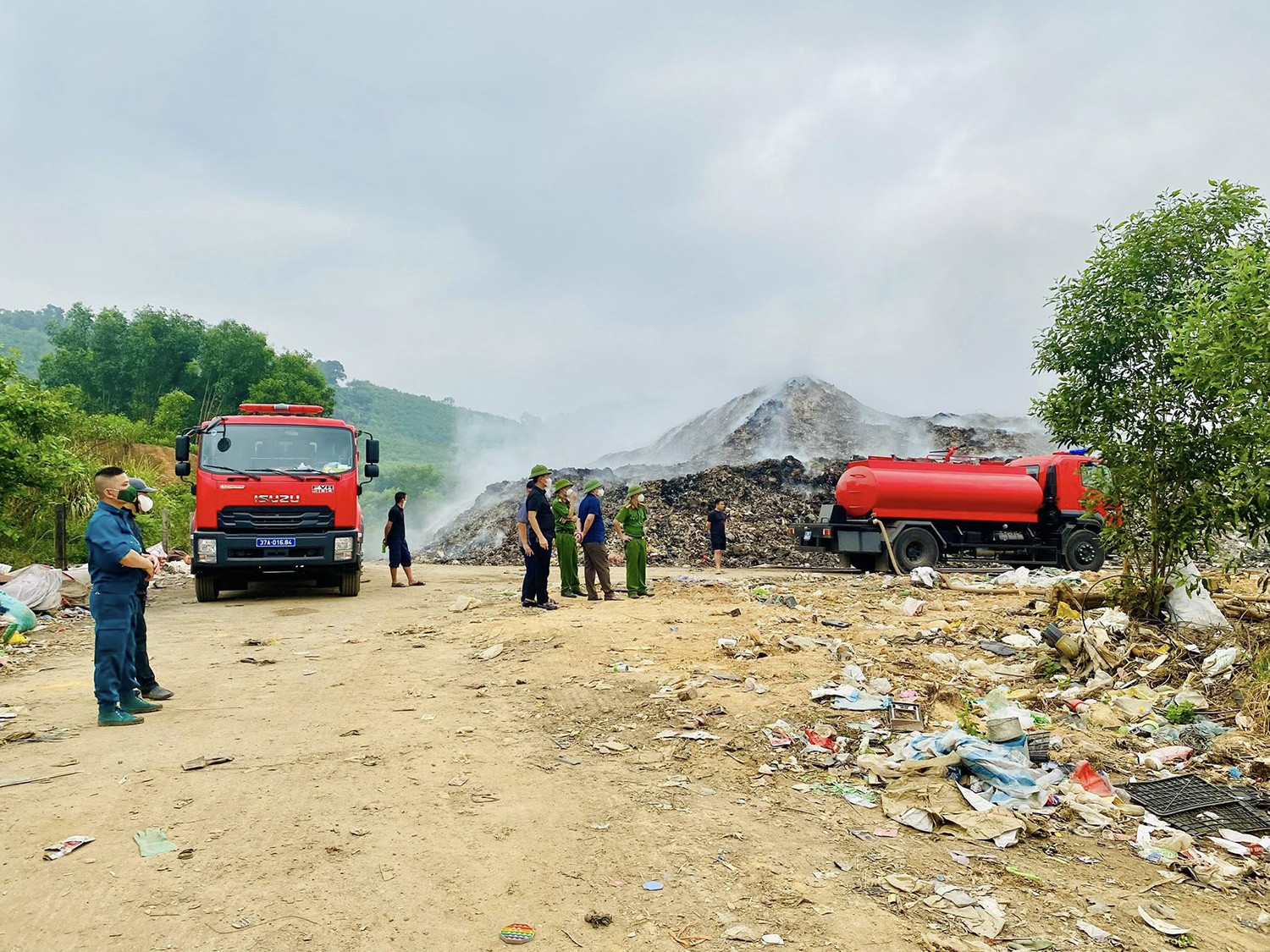 cháy bãi rác.jpg