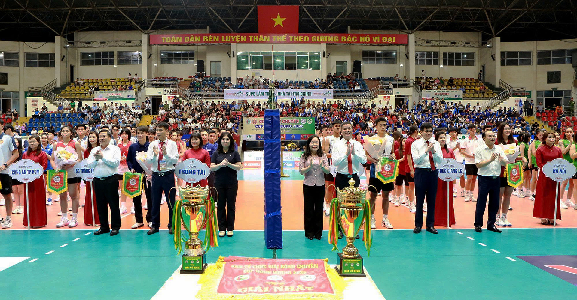 cup hung vuong 1.jpg