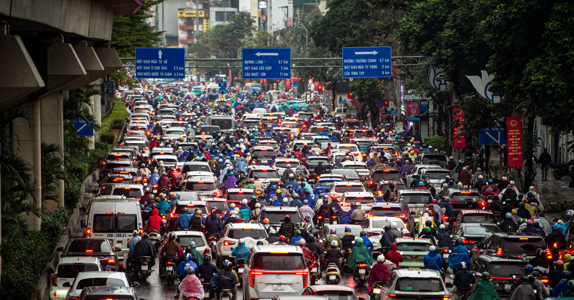 Hà Nội được hạn chế xe cá nhân vào trung tâm, áp dụng phí giảm ùn tắc giao thông