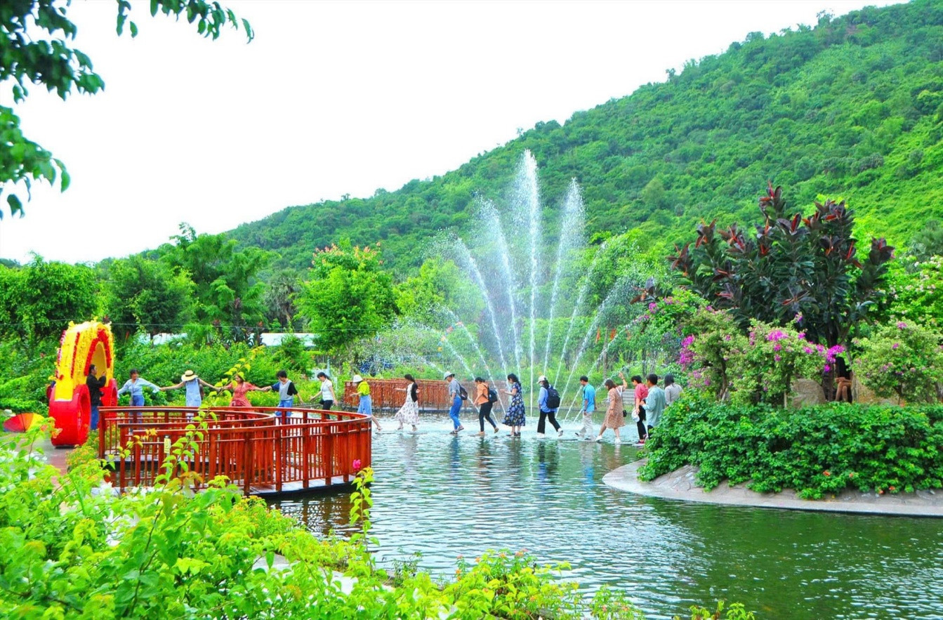 Hinh1_Giữa dòng đời mênh mông, mỗi bước chân ta đi đều là một sự lựa chọn. Có những lú.jpg