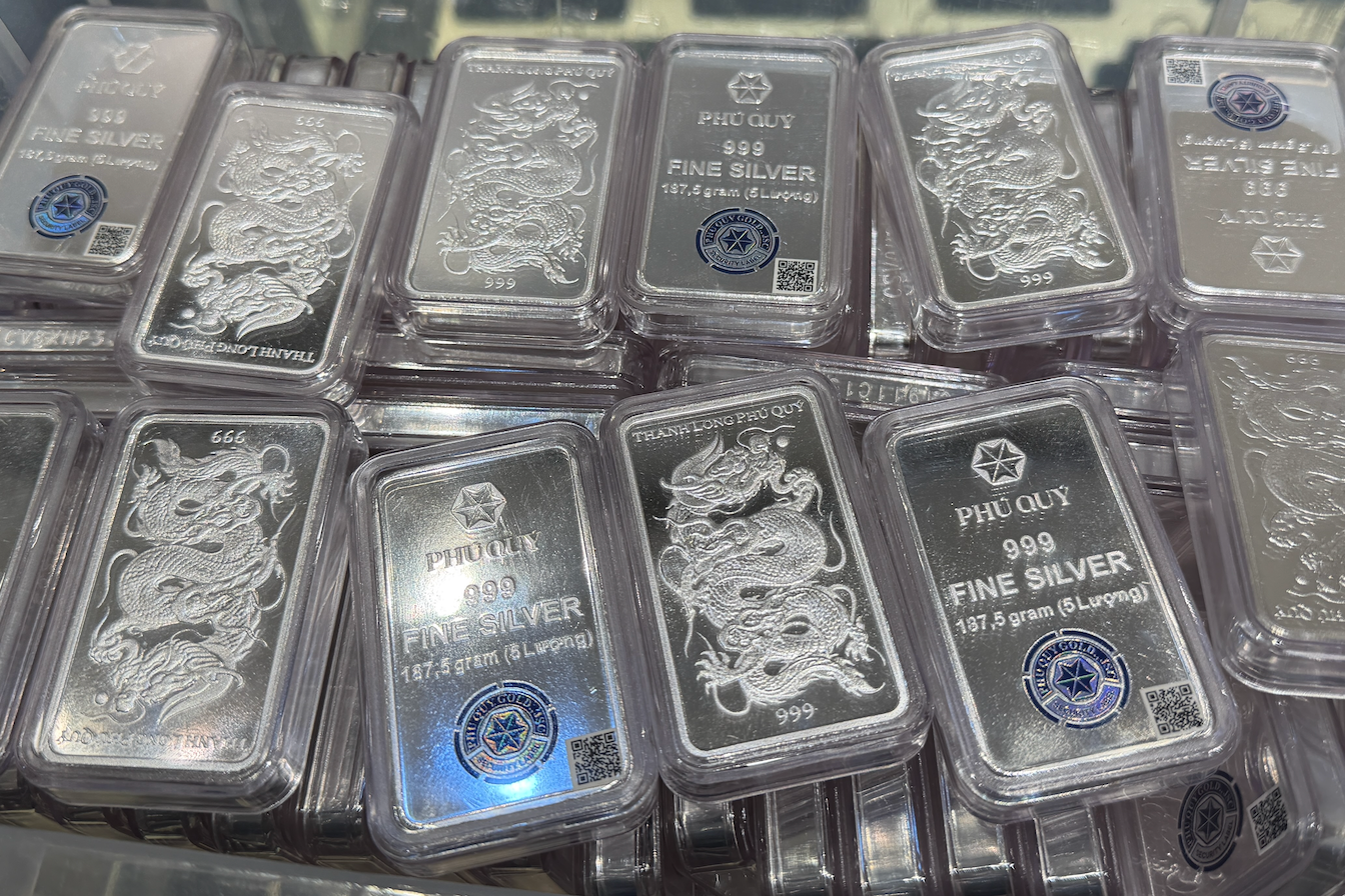 Giá bạc hôm nay 24/4/2026: Lao dốc, có thương hiệu giảm hơn 1 triệu/kg