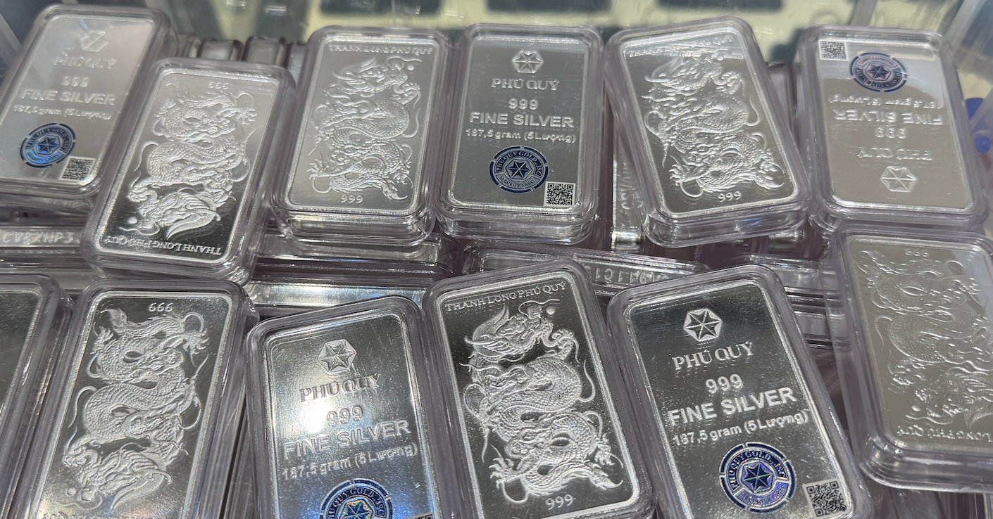 Giá bạc hôm nay 24/4/2026: Lao dốc, bạc thỏi rời xa mốc 80 triệu đồng/kg