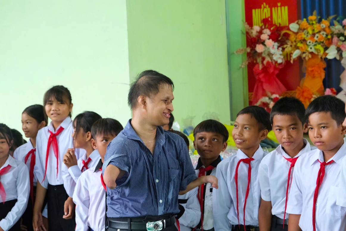 khuyết tật 1.jpg