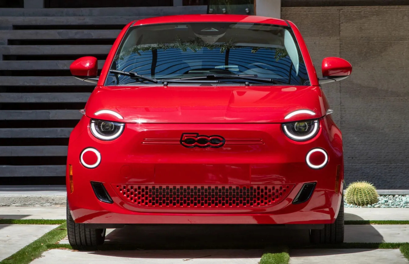 Mẫu xe điện giá rẻ của Fiat 'ế nặng', đại lý giảm gần nửa tiền vẫn không ai mua