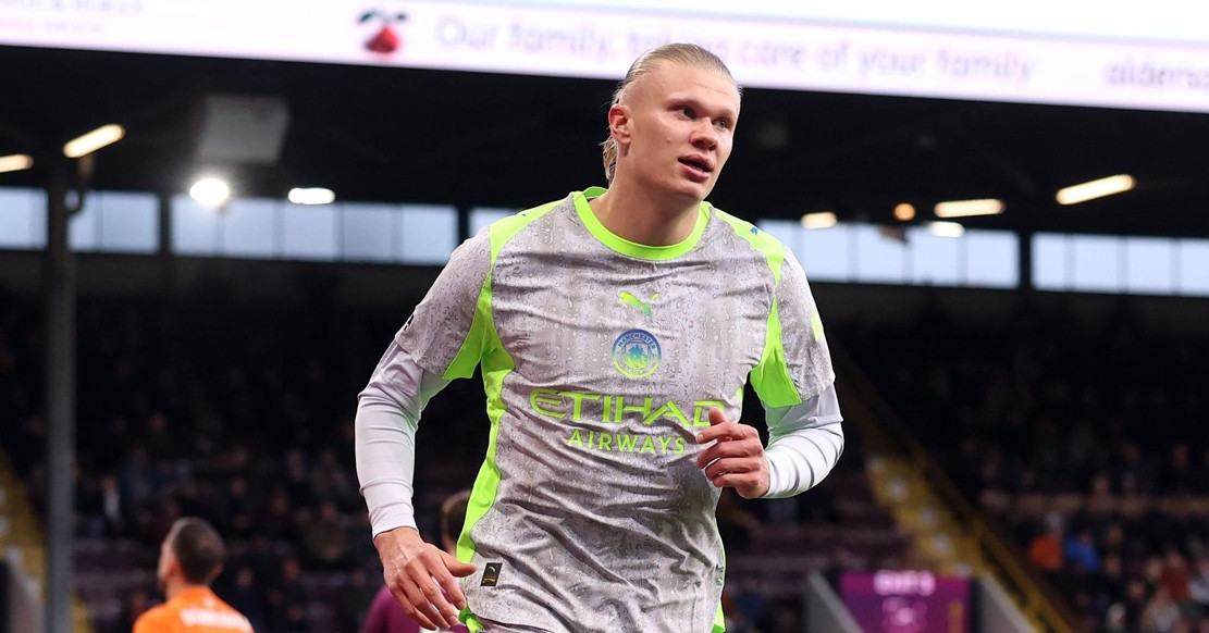 Thắng trận đá bù, Man City vượt Arsenal leo lên đầu bảng