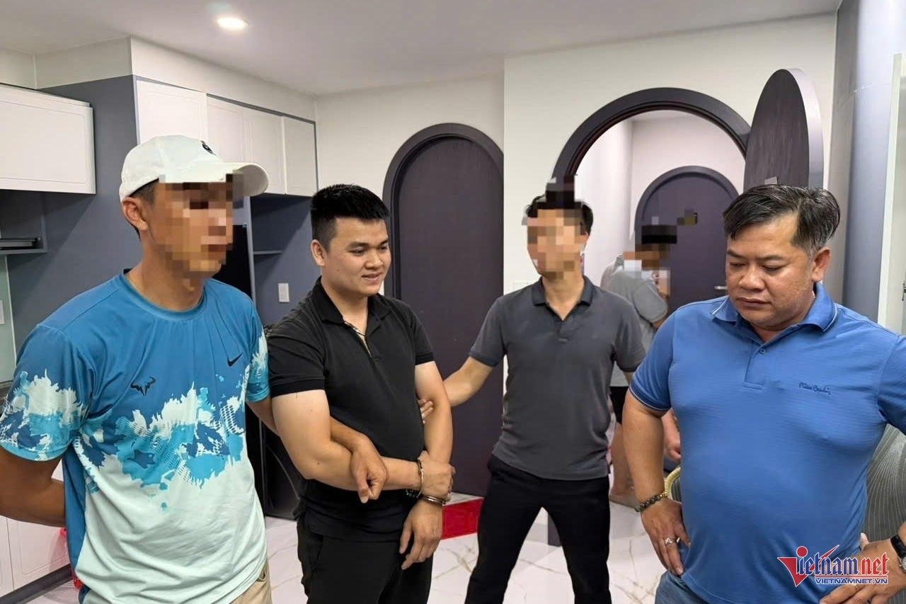 Quá trình 'tóm gọn' trùm ma túy khi đang ở cùng vợ tại khu đô thị