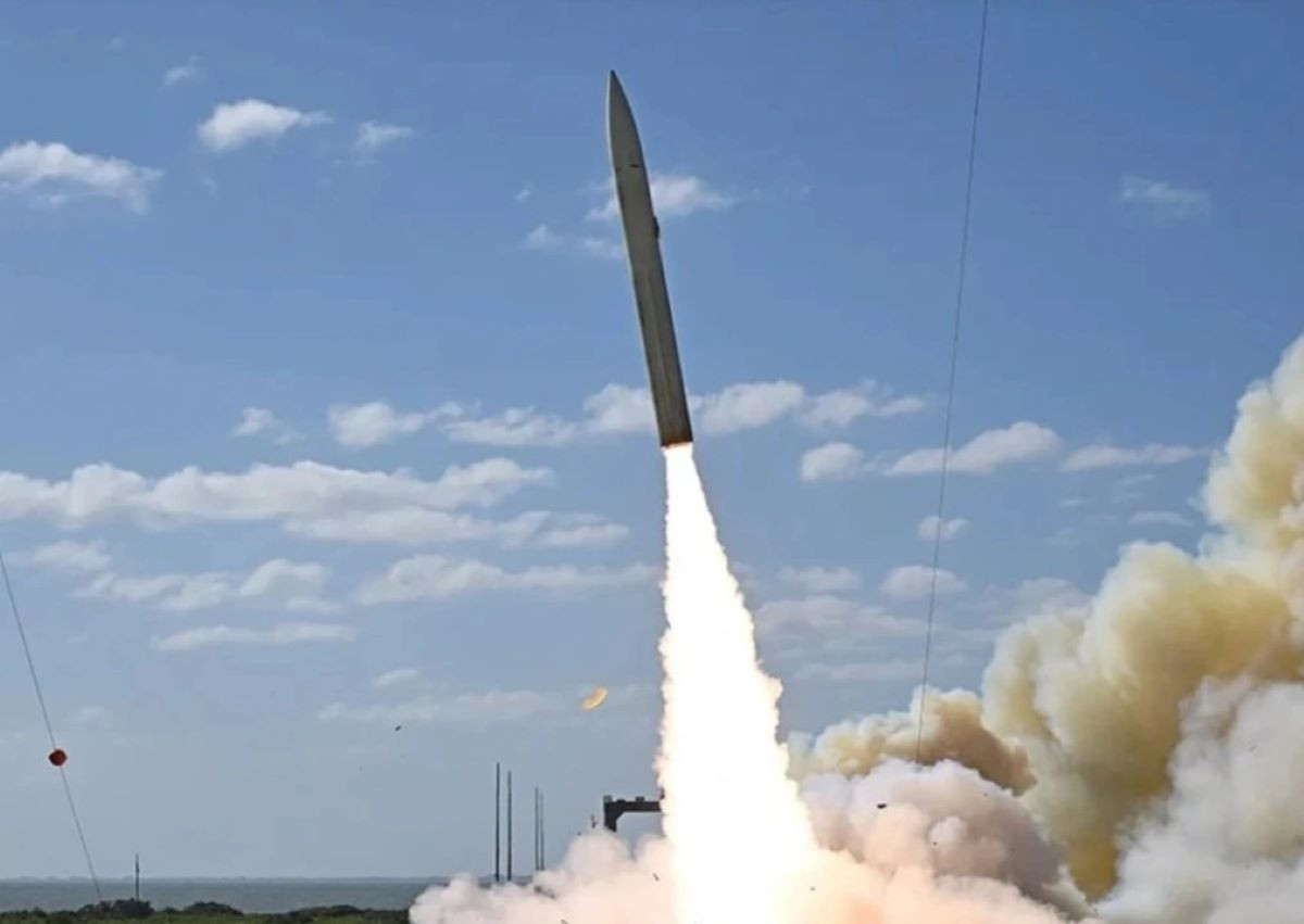 Tên lửa Dark Eagle.jpg