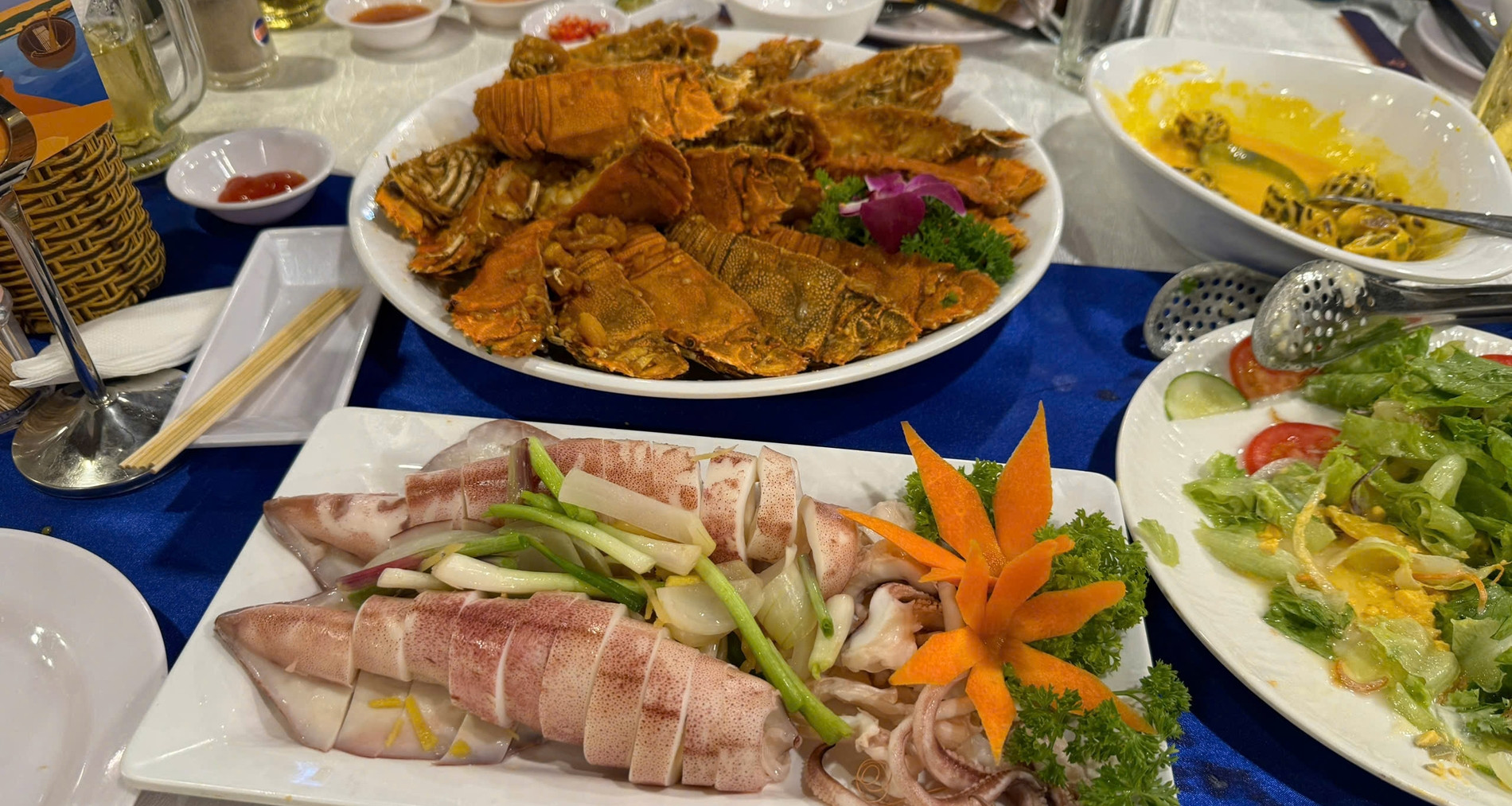 Tiệc phòng bị 500.000 mừng cưới ở khách sạn, về nhà vẫn phải ăn thêm mì tôm
