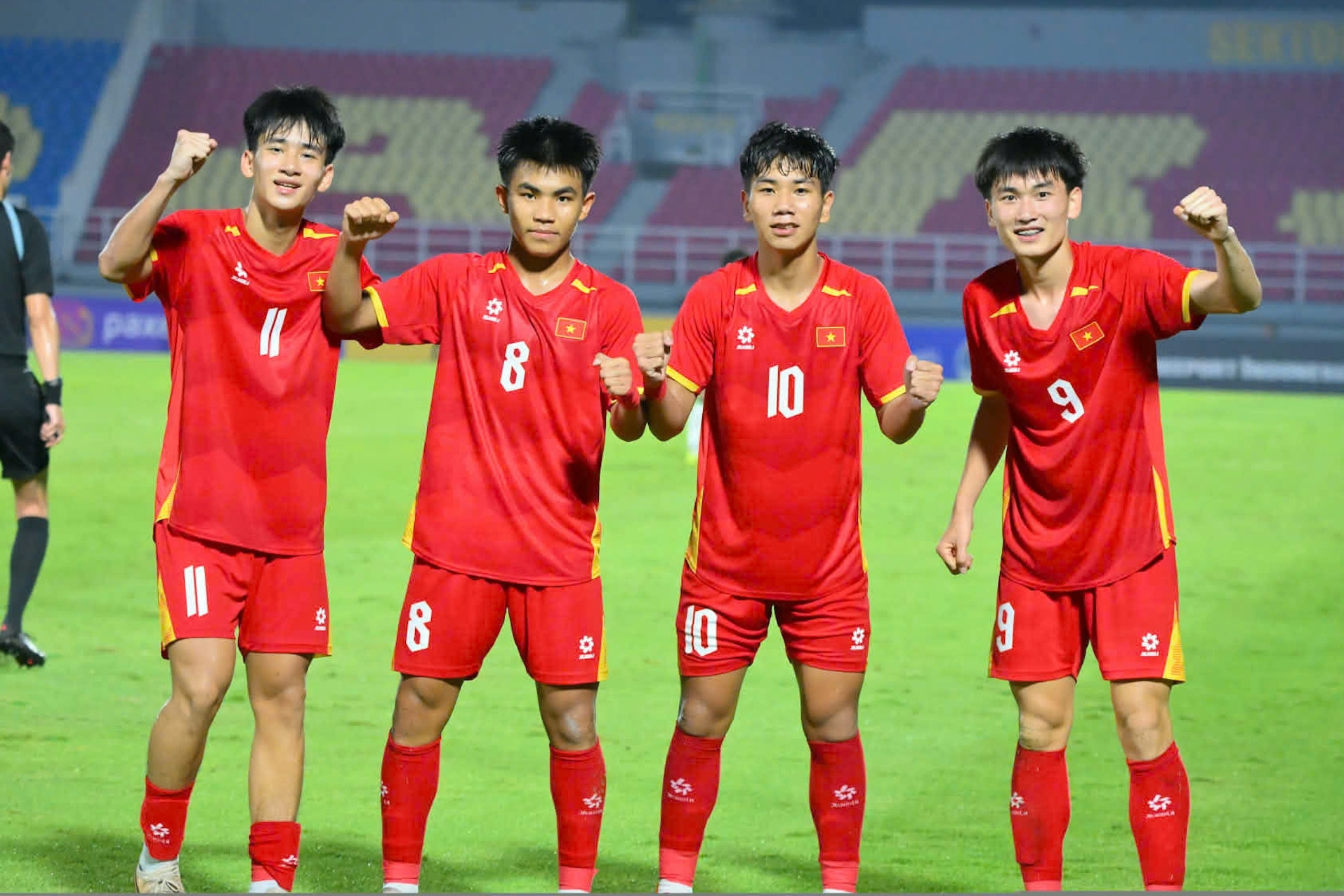 U17 Việt Nam: Chưa đá chung kết đã là... nhà vô địch
