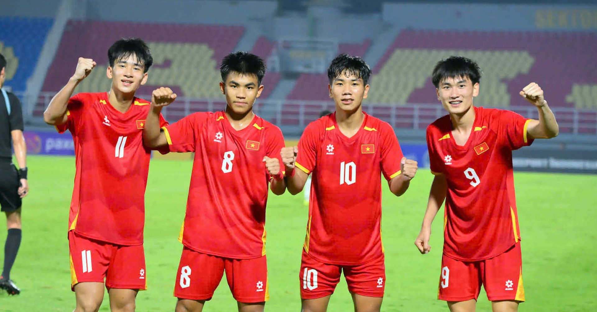U17 Việt Nam: Chưa đá chung kết đã là... nhà vô địch