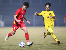 U17 Viet Nam vs U17 Malaysia 4.jpg