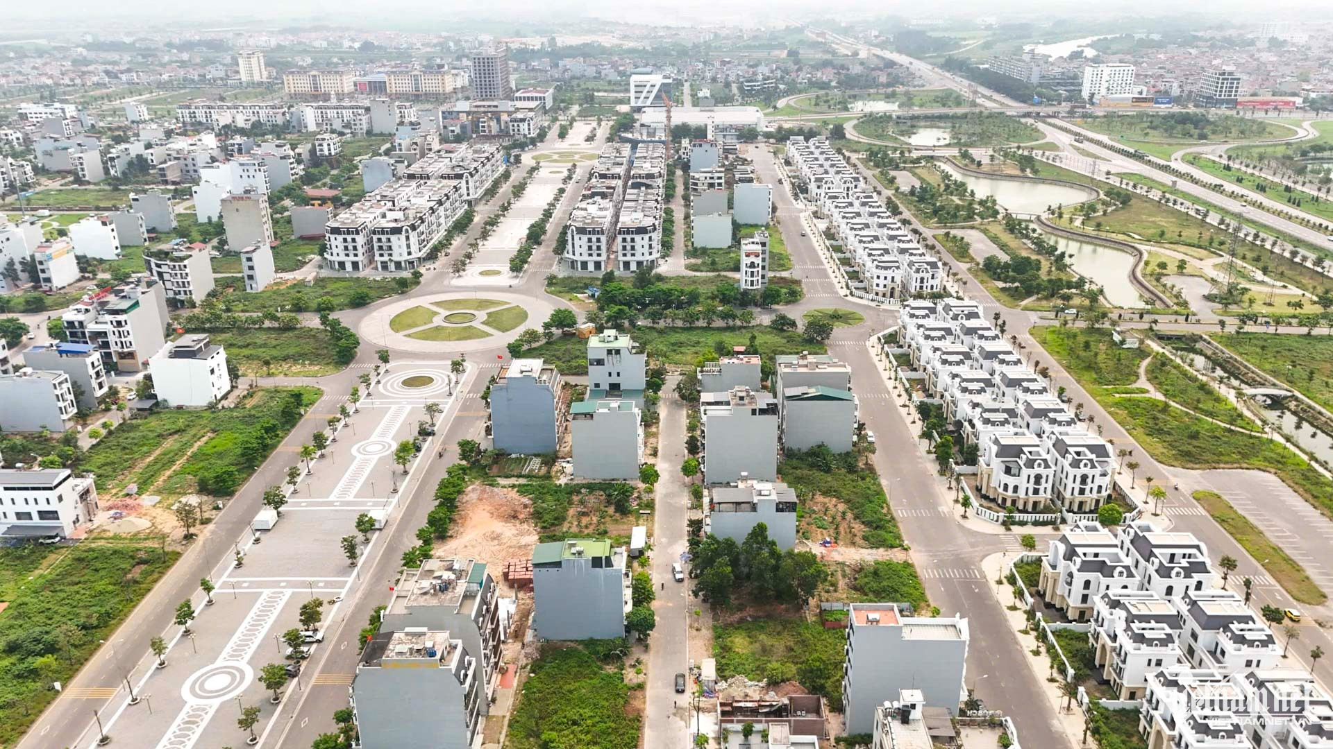 W-Biệt thự bỏ hoang ở phố đi bộ Bắc Giang_43.JPG.jpg