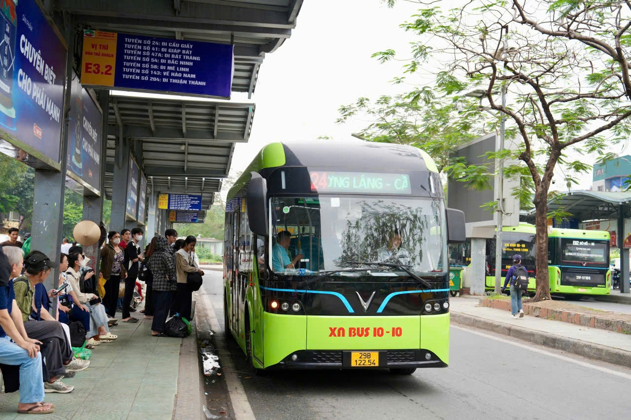Hà Nội miễn phí xe buýt, metro trong 7 ngày dịp Giỗ Tổ Hùng Vương và 30/4 - 1/5