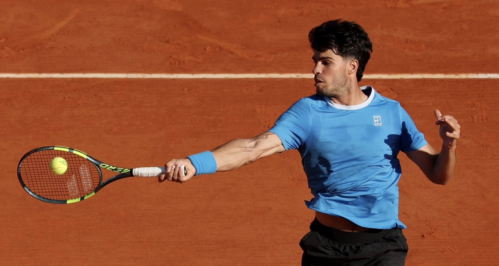 Carlos Alcaraz bỏ Rome Masters và Roland Garros 2026 vì chấn thương cổ tay