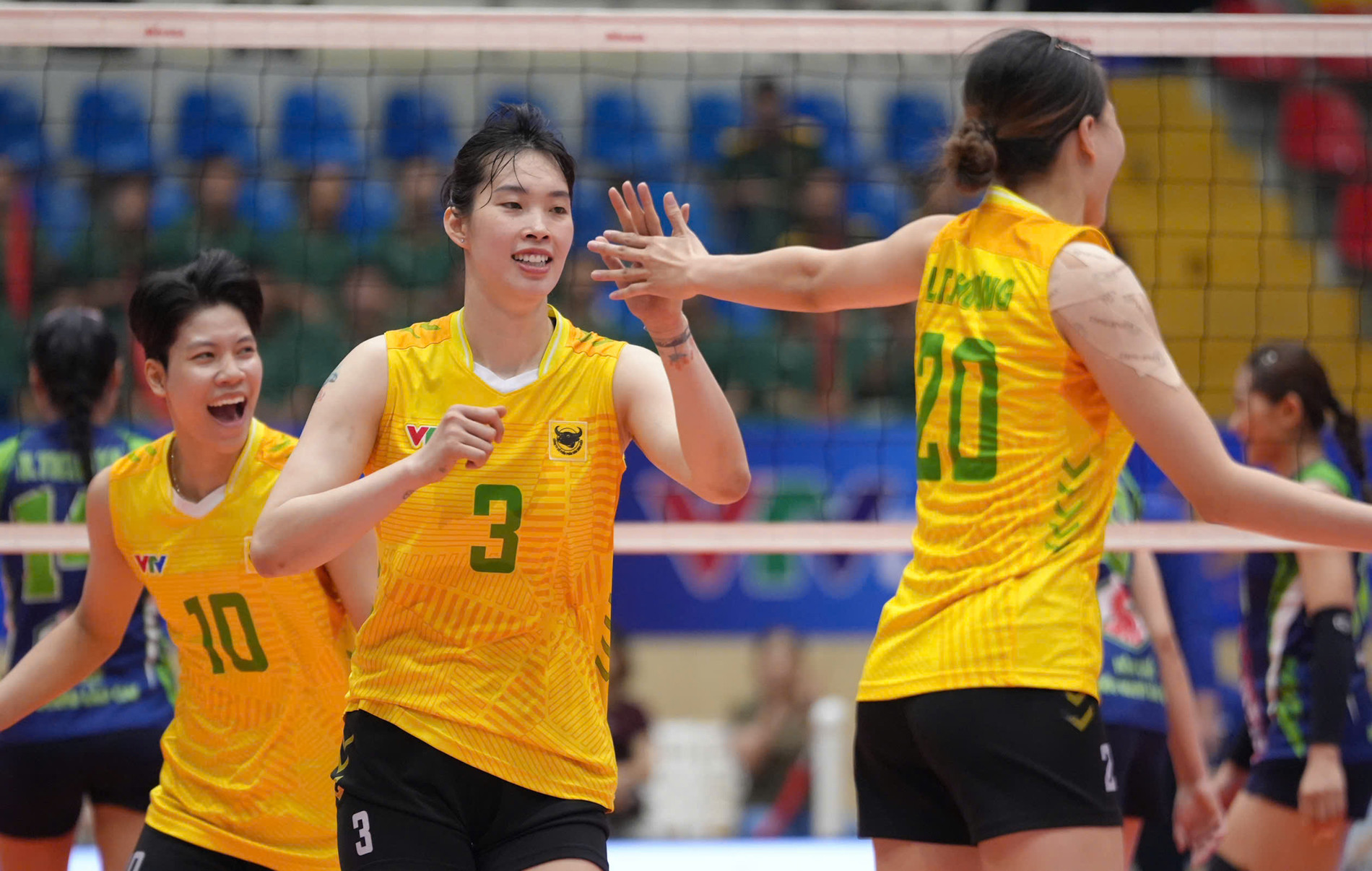 bong chuyen cup hung vuong 5.jpg