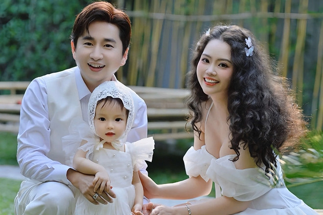 Ca sĩ Bằng Cường sống kín tiếng, tiết lộ hôn nhân với vợ trẻ kém 12 tuổi