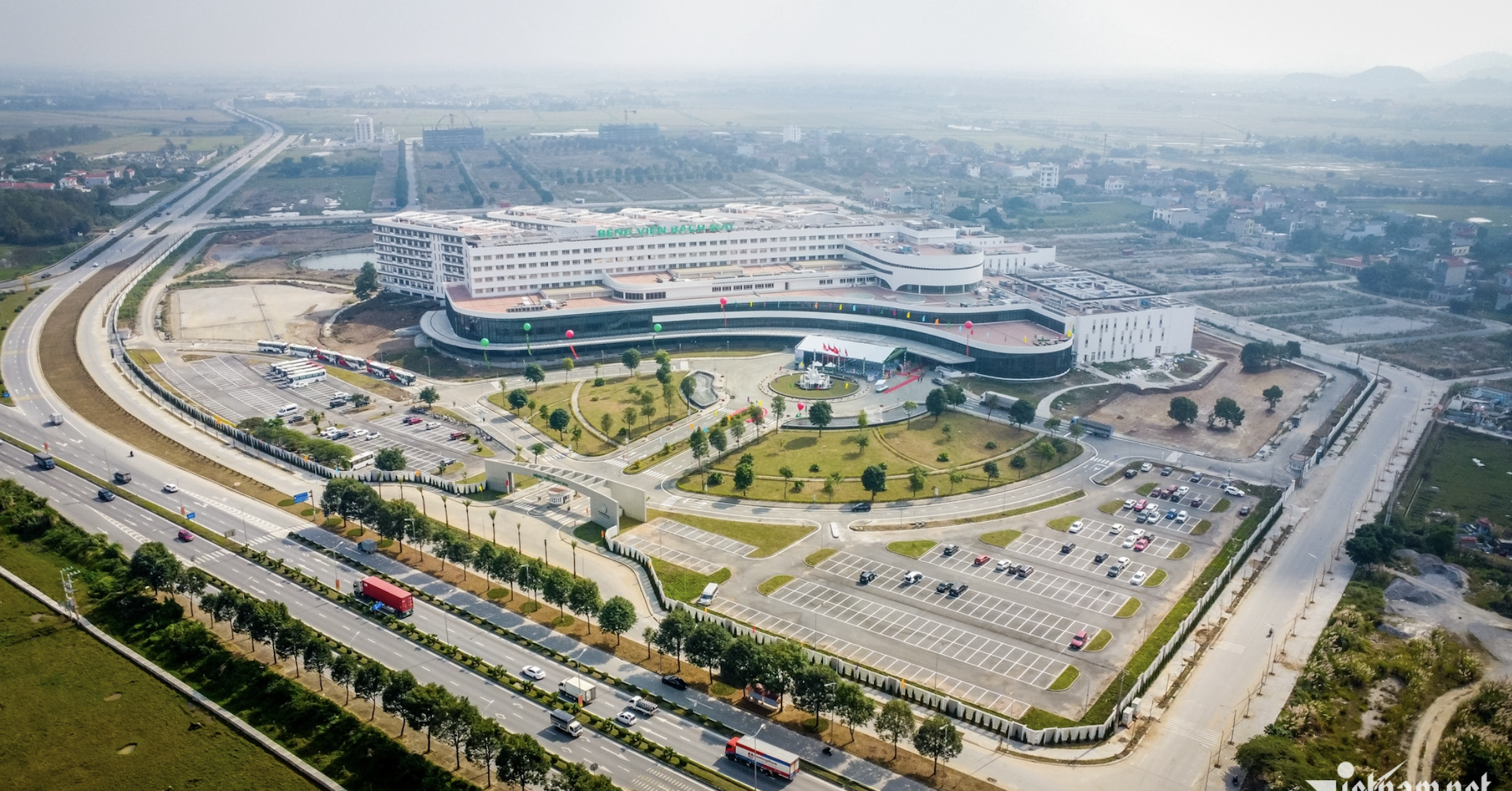 Chi tiết đề xuất mức tiền hỗ trợ bác sĩ Bệnh viện Bạch Mai, Việt Đức về cơ sở 2