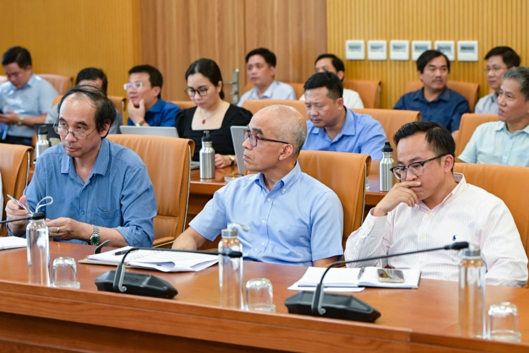 Có nên tăng lương cơ sở lên 2,7 triệu đồng?