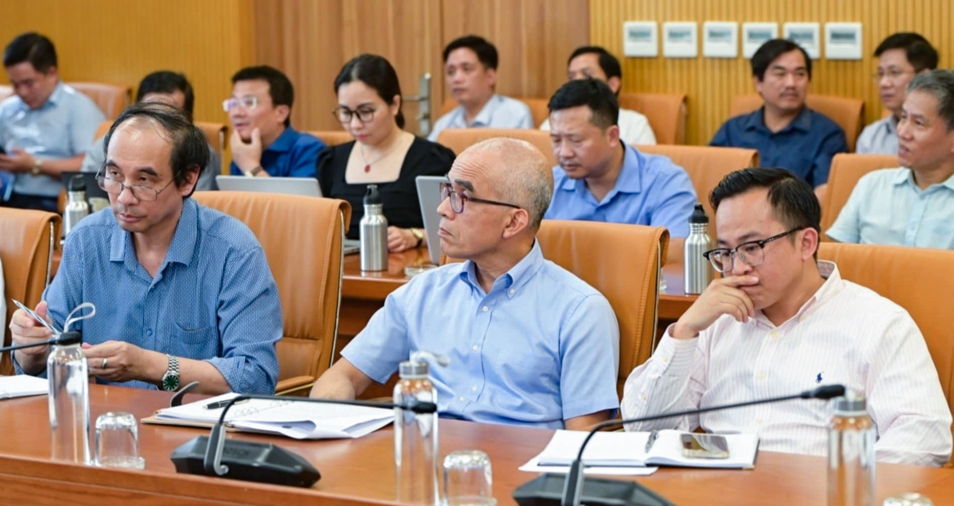 Có nên tăng lương cơ sở lên 2,7 triệu đồng?