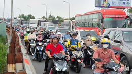 CSGT huong dan giao thong le 2.png