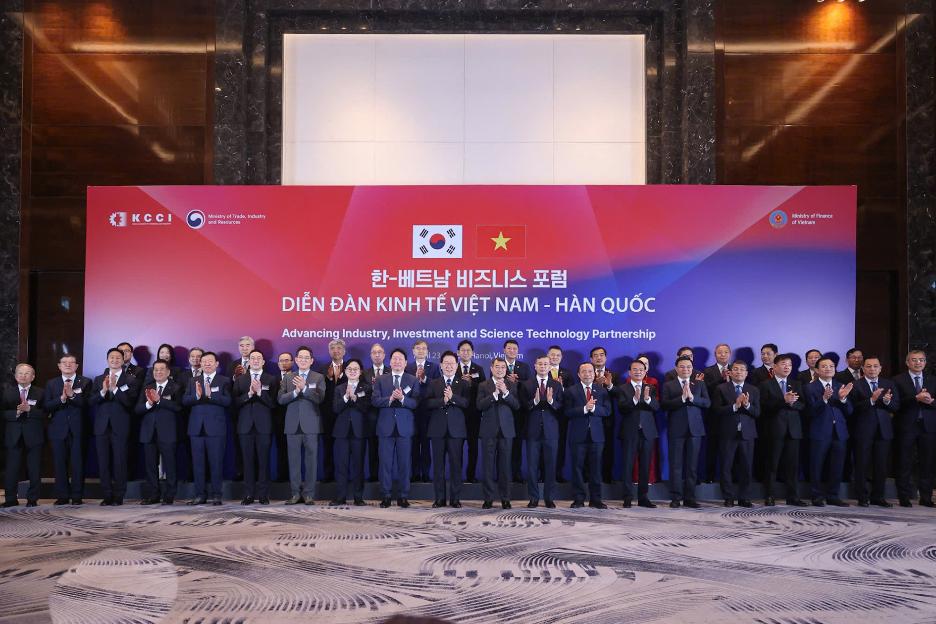 Dien dan kinh te Viet nam   han Quoc.jpg