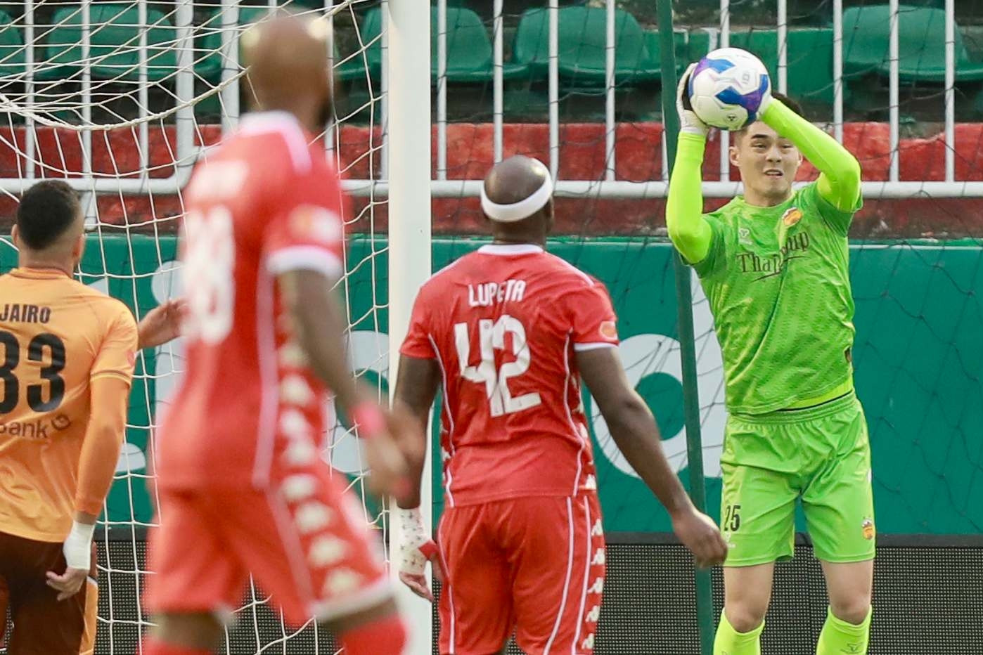 Đình Triệu và Trung Kiên tỏa sáng, HAGL cưa điểm với Hải Phòng