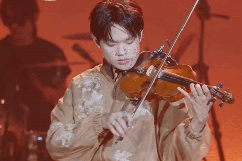 Fan phát sốt khi Bùi Trường Linh vừa hát vừa kéo violin hit quốc dân cực chất