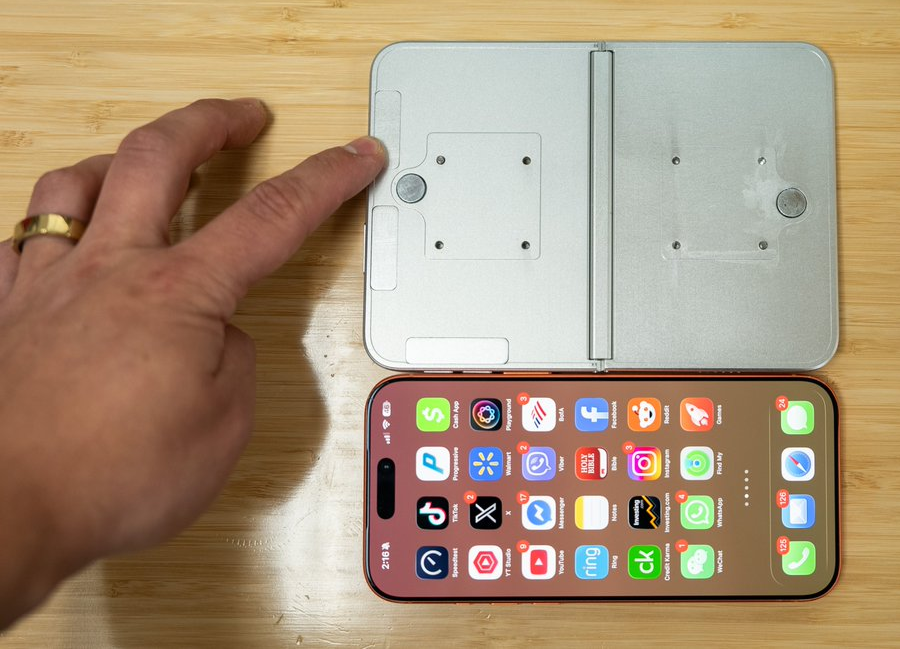 iPhone Ultra vs iPhone.png