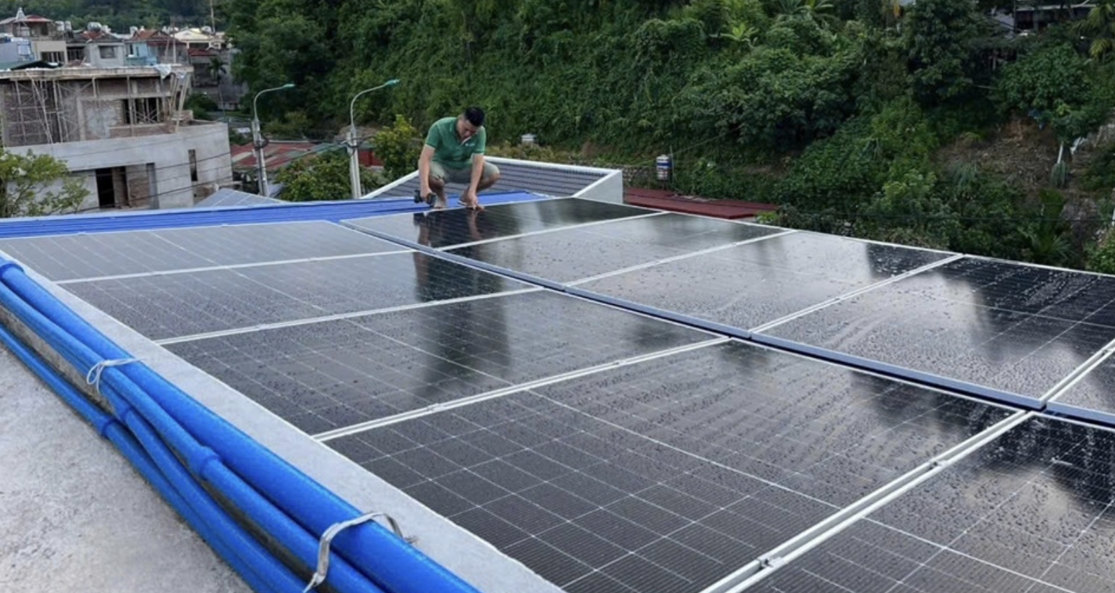 Lắp điện mặt trời mái nhà, hộ kinh doanh giảm 20 triệu đồng tiền điện mỗi tháng