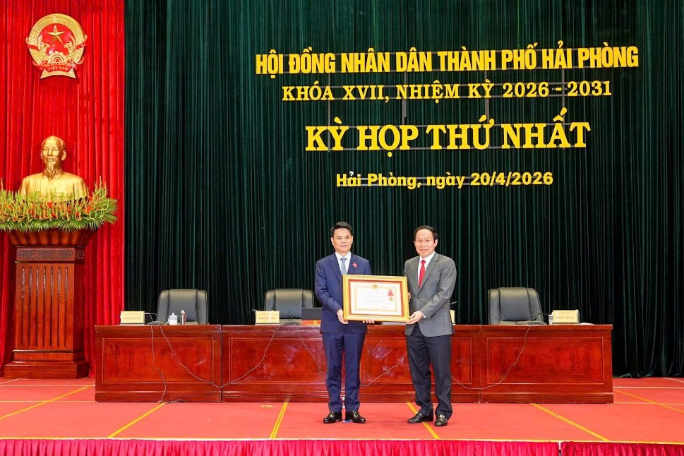Nhiều lãnh đạo Hải Phòng được trao tặng huân chương, bằng khen