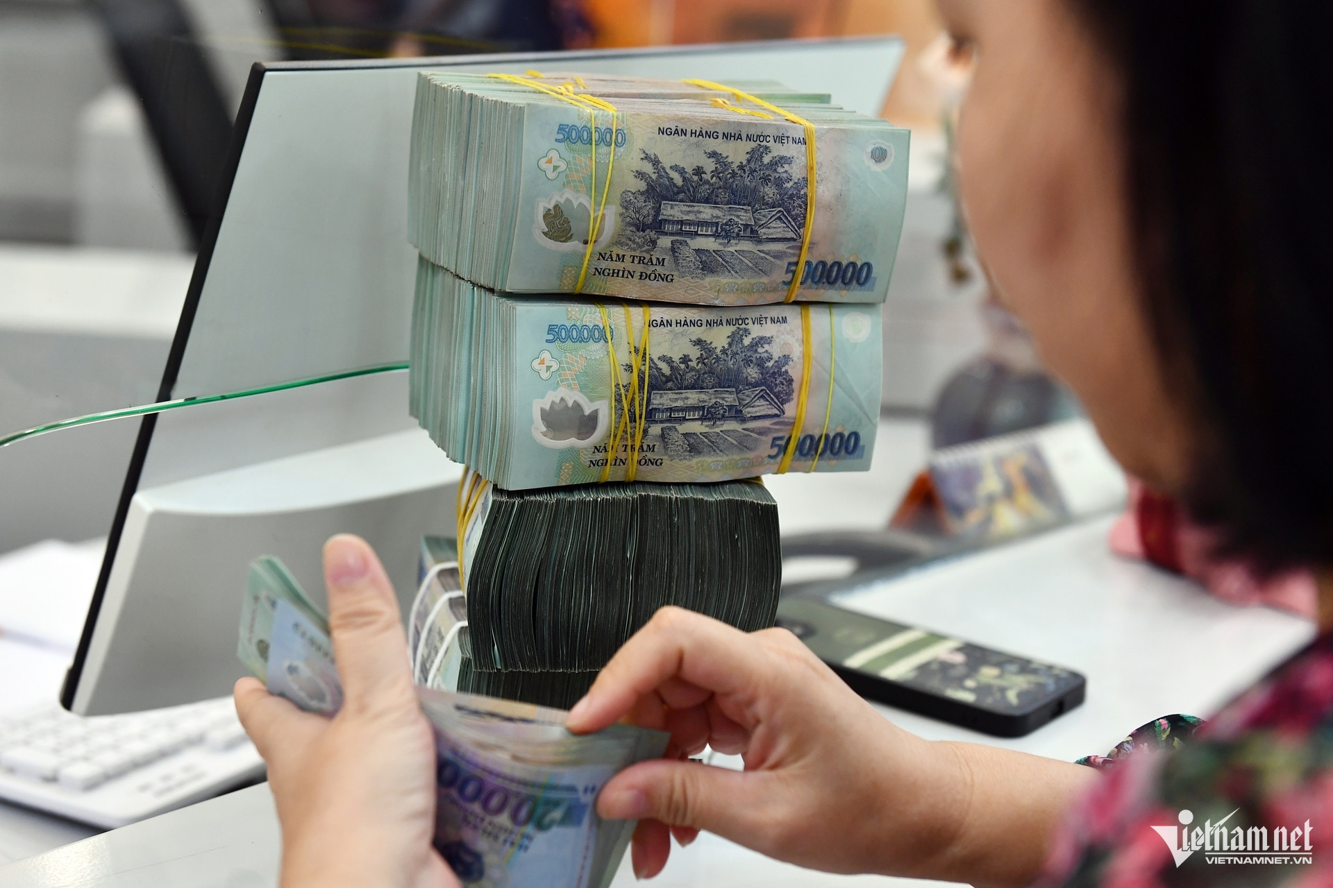 Nợ thuế 60 nghìn đồng, bị phạt 5,7 triệu: Sai sót nhỏ, trả giá xót ví