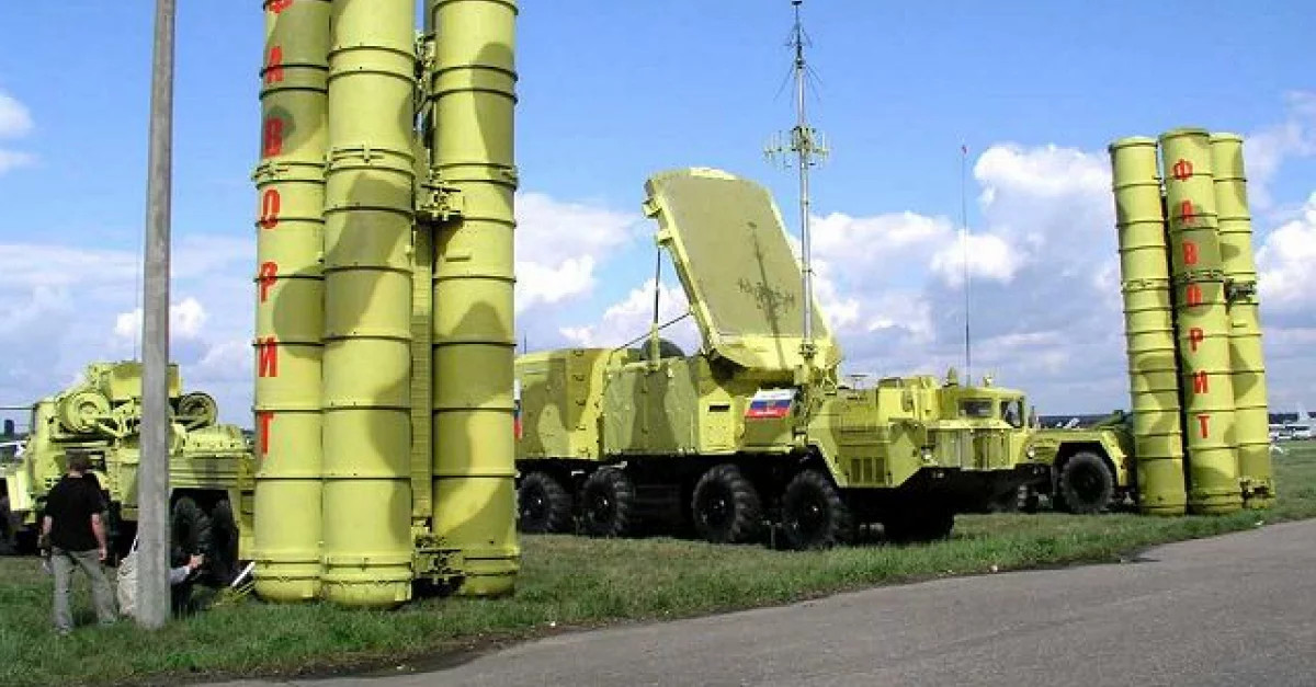 Tên lửa Nga s 300.jpg