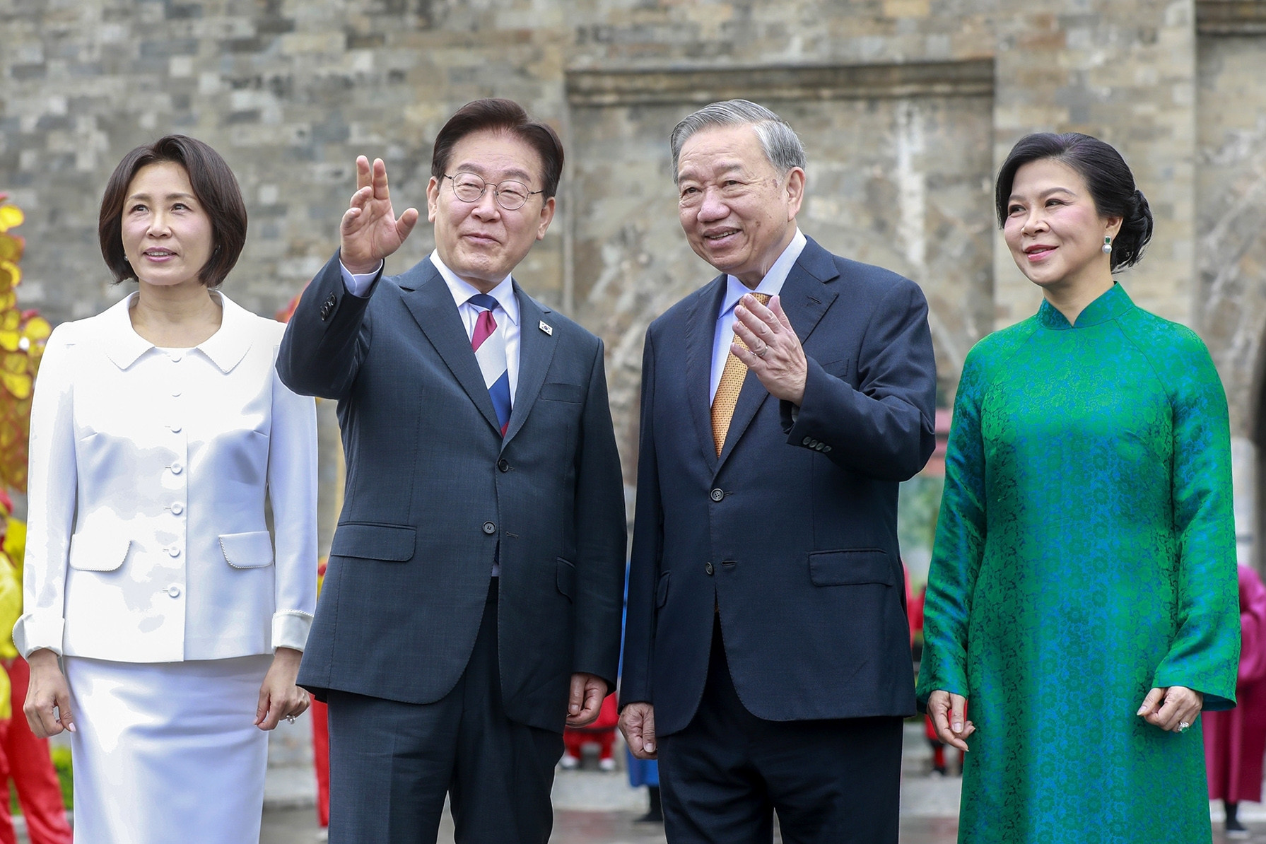  Tổng Bí thư, Chủ tịch nước cùng Tổng thống Hàn Quốc nghe nhã nhạc, chầu văn 