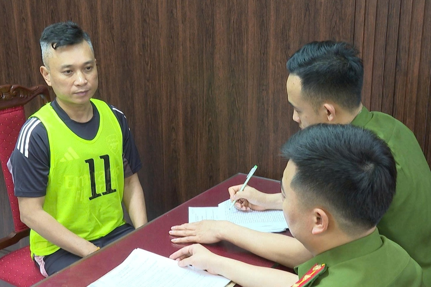 Triệt phá 'trường gà' xuyên quốc gia quy mô nghìn tỷ do cặp vợ chồng cầm đầu