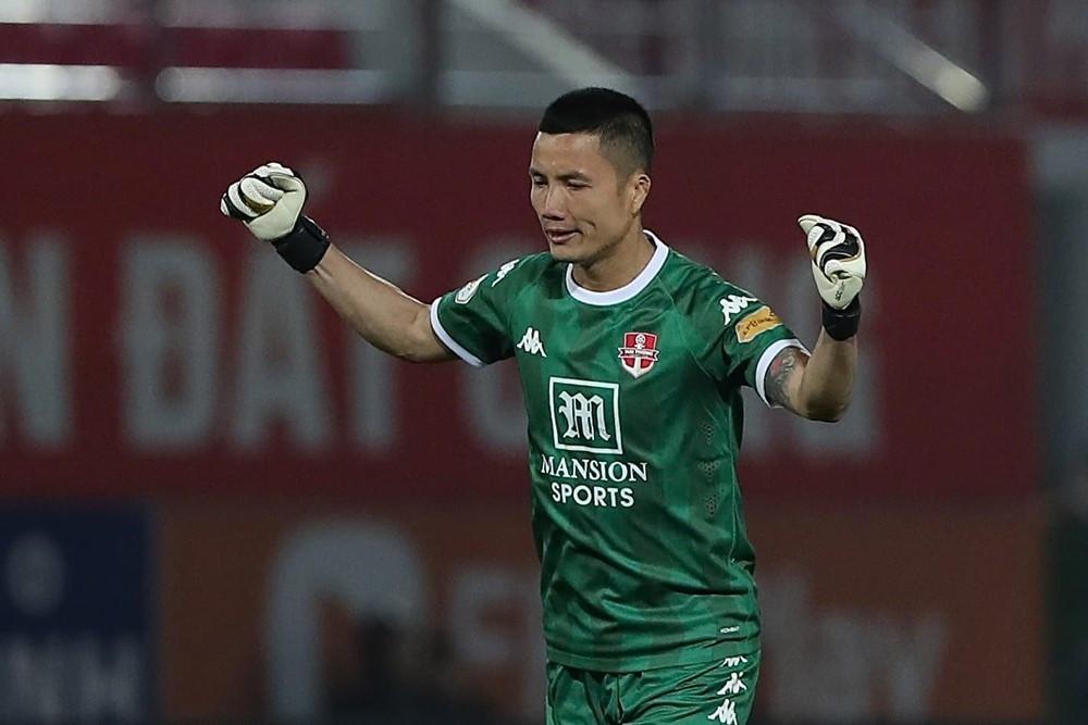 Đình Triệu và Trung Kiên tỏa sáng, HAGL cưa điểm với Hải Phòng