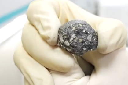  Trung Quốc tìm ra khoáng chất Mặt Trăng mới 