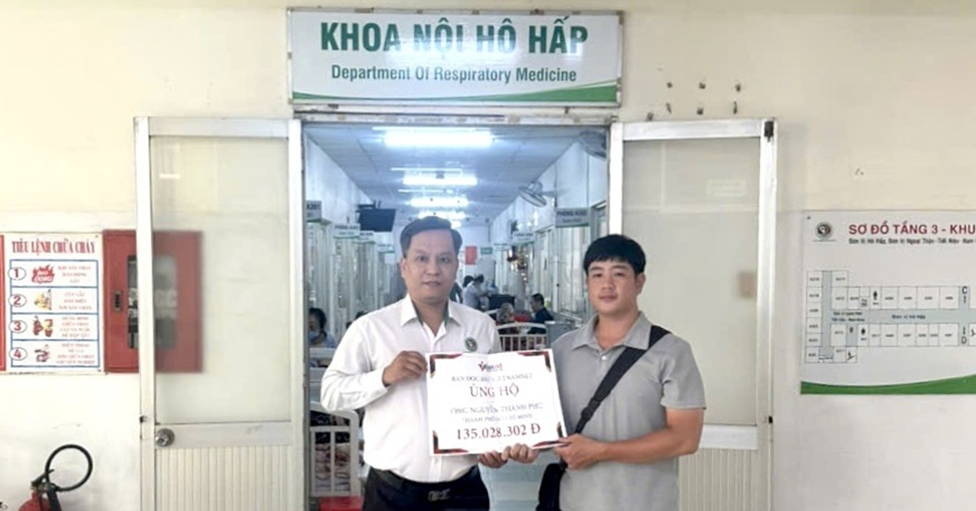 VietNamNet trao hơn 135 triệu đồng bạn đọc giúp ông Nguyễn Thanh Phú