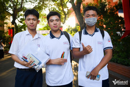 W-thi đánh giá năng lực TPHCM Nguyễn Huế 7.jpg