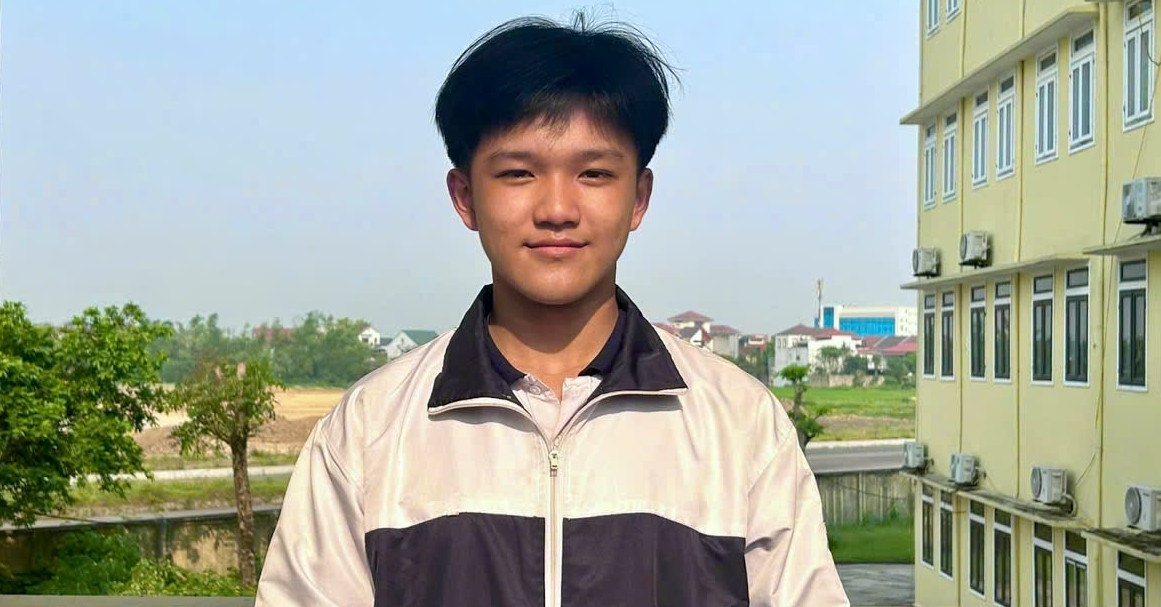 Thủ khoa học sinh giỏi lớp 10 Hà Tĩnh đạt điểm tối đa 20/20, em rất bất ngờ